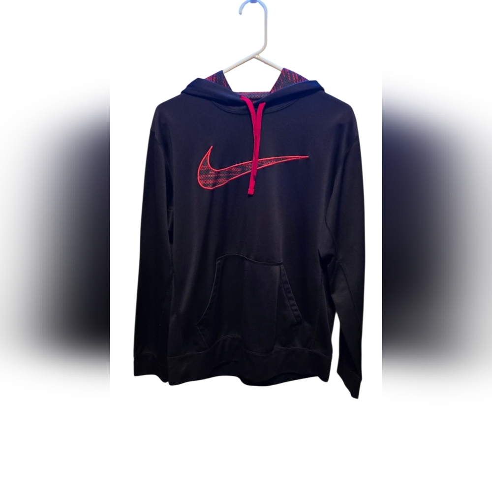 Nike Men's Black and Red Sweater